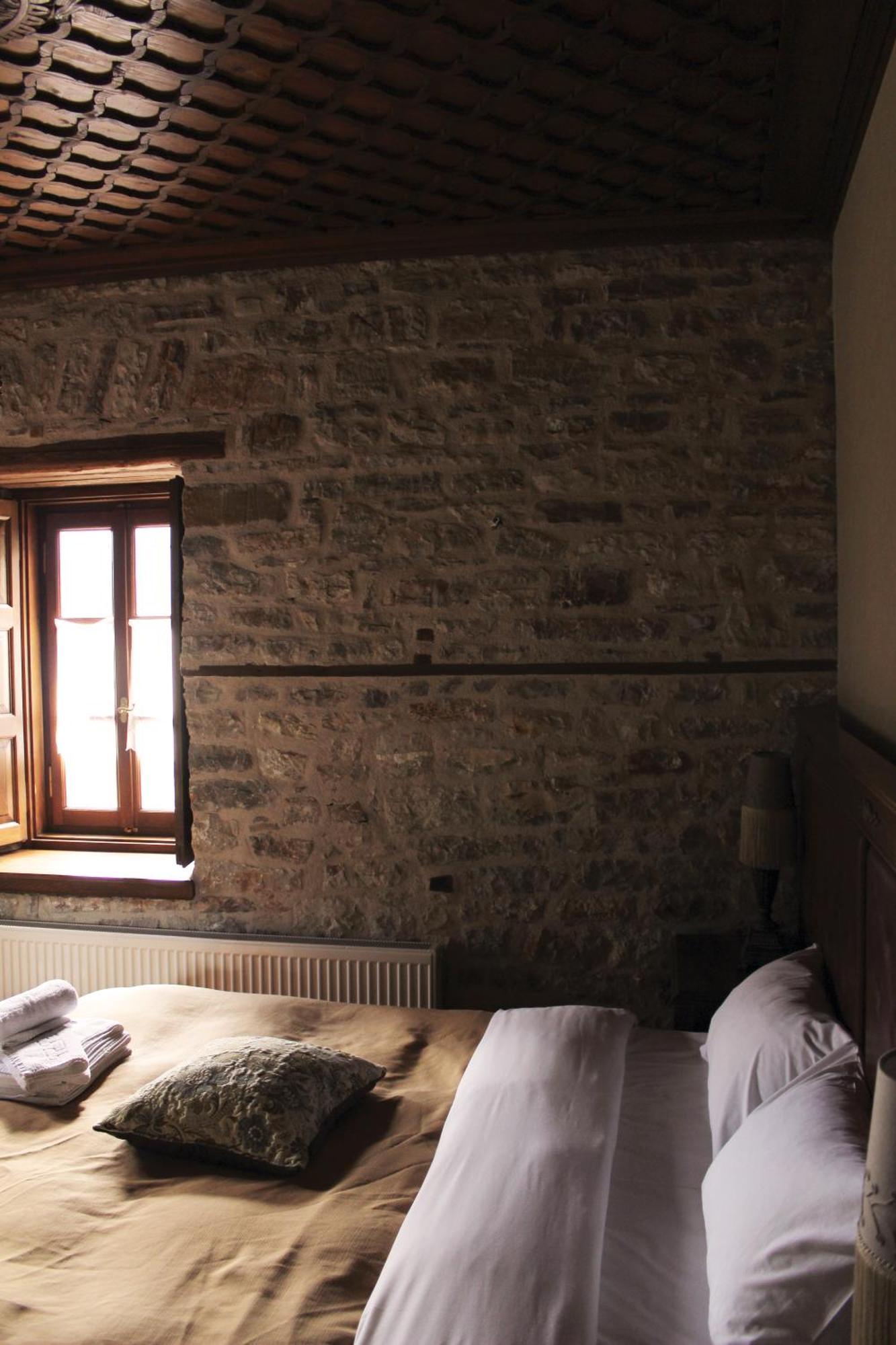 Old Inn Gorianadhes Экстерьер фото