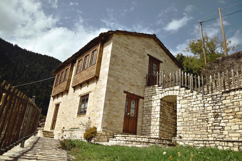 Old Inn Gorianadhes Экстерьер фото
